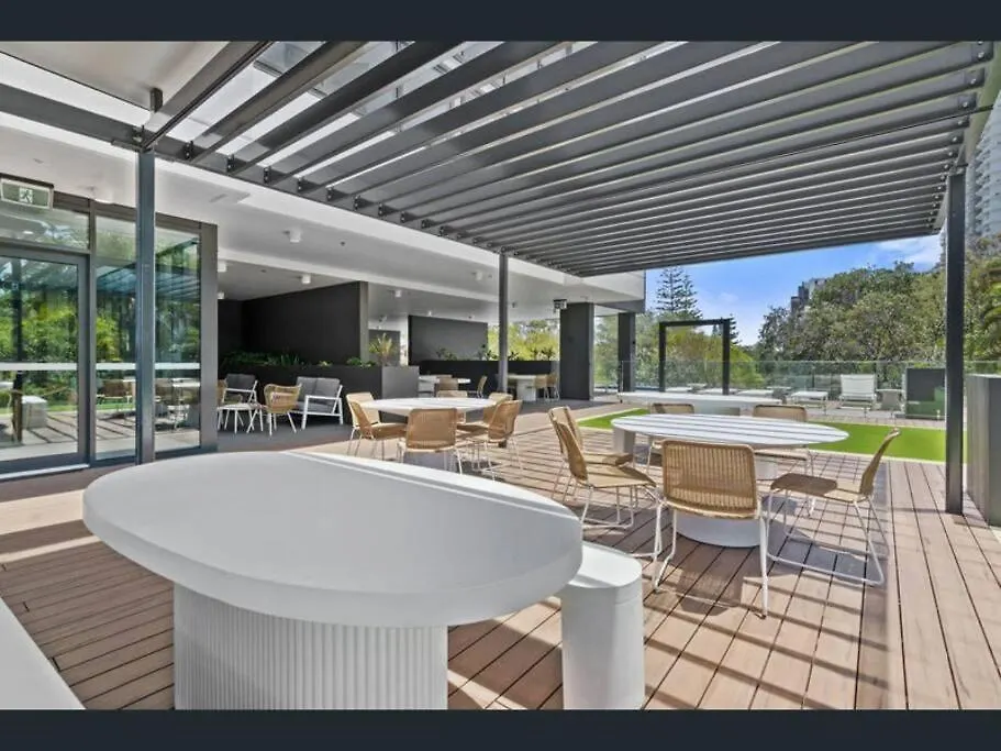2 Bedroom Luxury In Burleigh Heads! Guldkusten