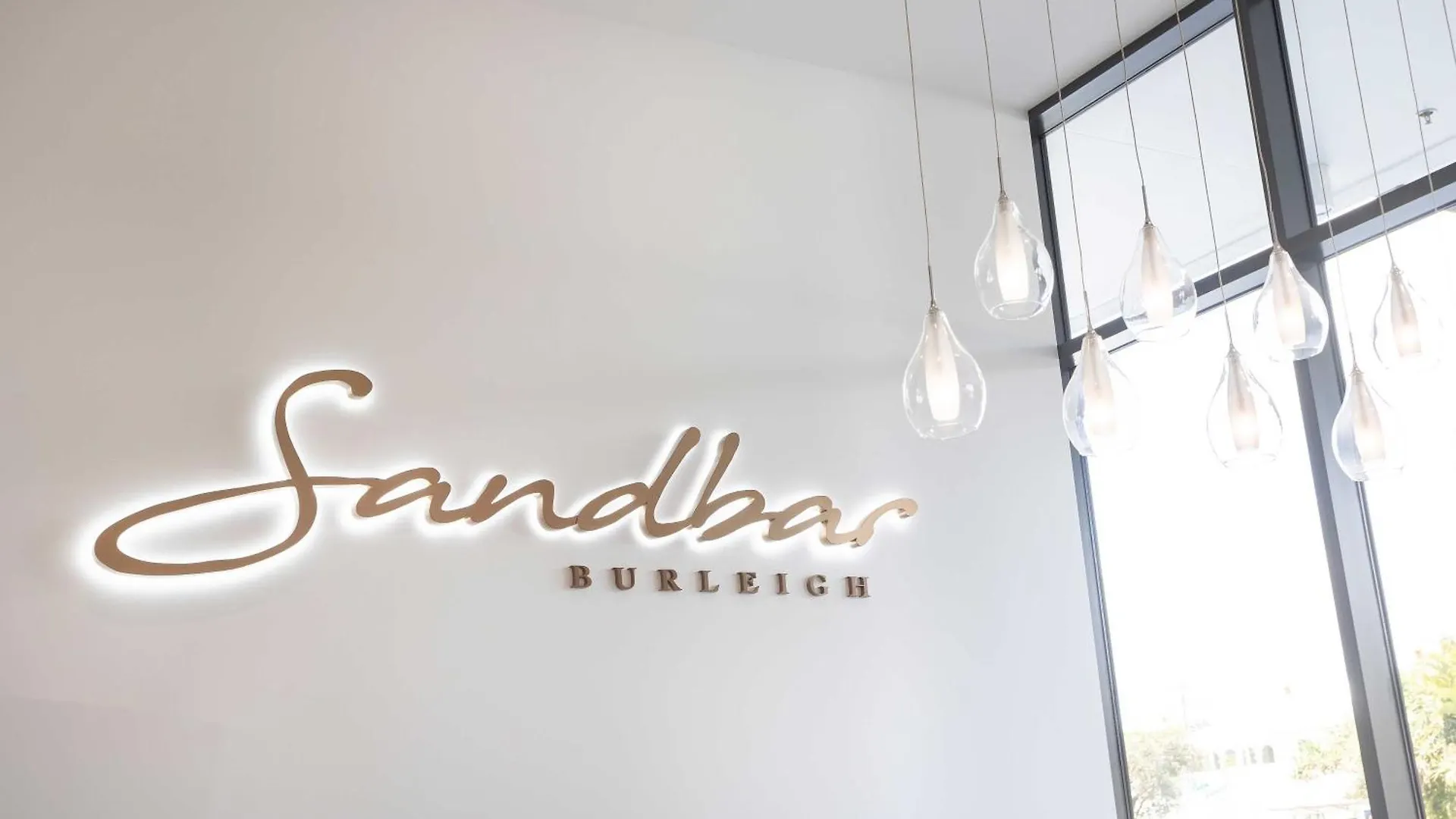 2 Bedroom Luxury In Burleigh Heads! Guldkusten