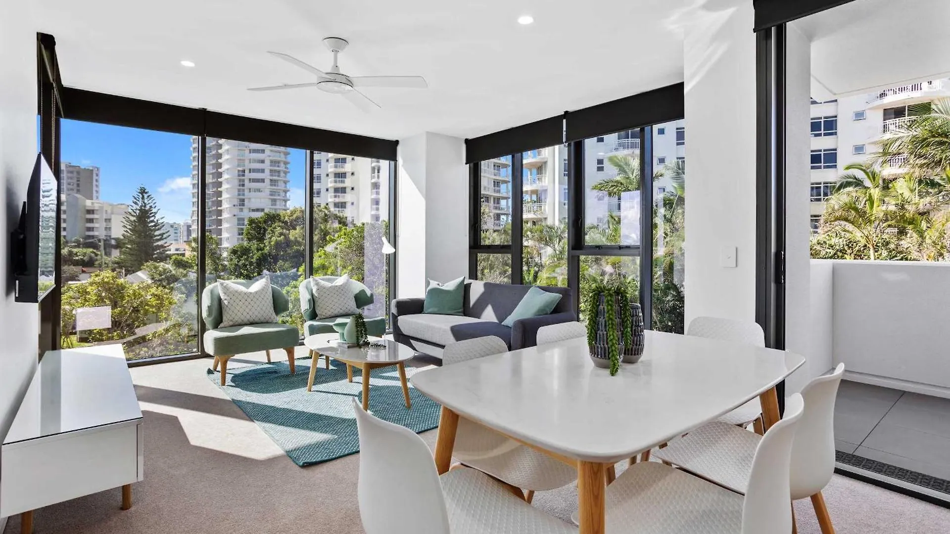 Lägenhet 2 Bedroom Luxury In Burleigh Heads! Guldkusten