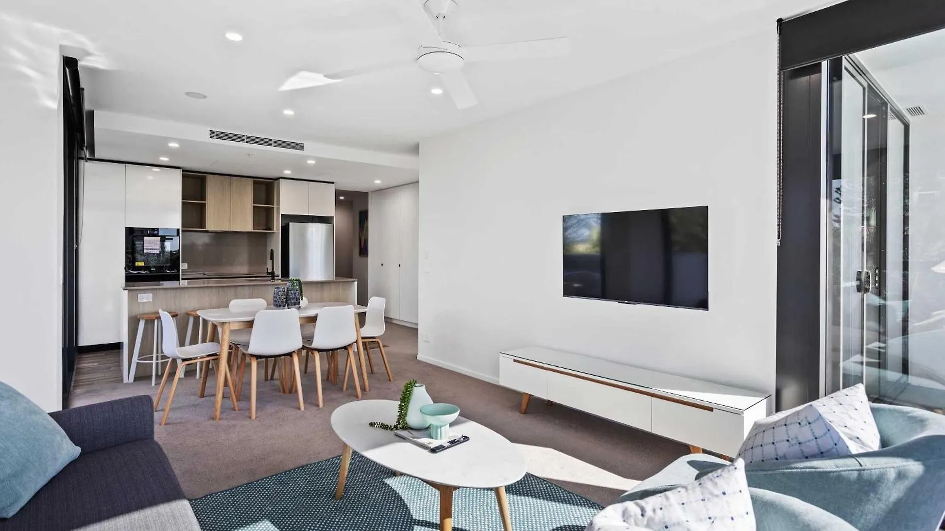 Lägenhet 2 Bedroom Luxury In Burleigh Heads! Guldkusten Australien
